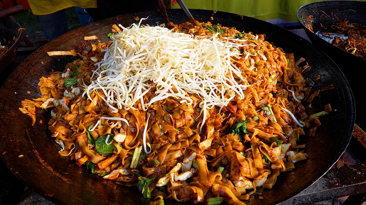 Best Street Food Finds at Pasar Malam Seksyen 24 Shah Alam | Malaysia Food Heaven!