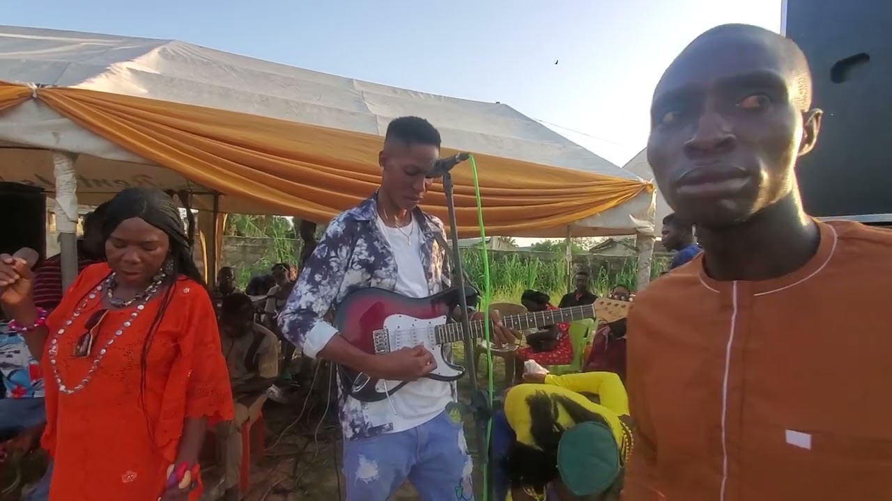 Julie bright live performance at umutu delta state
