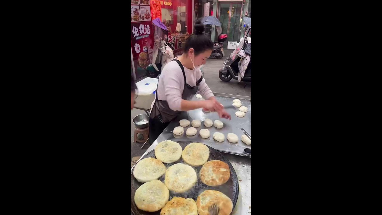 Delicious food live