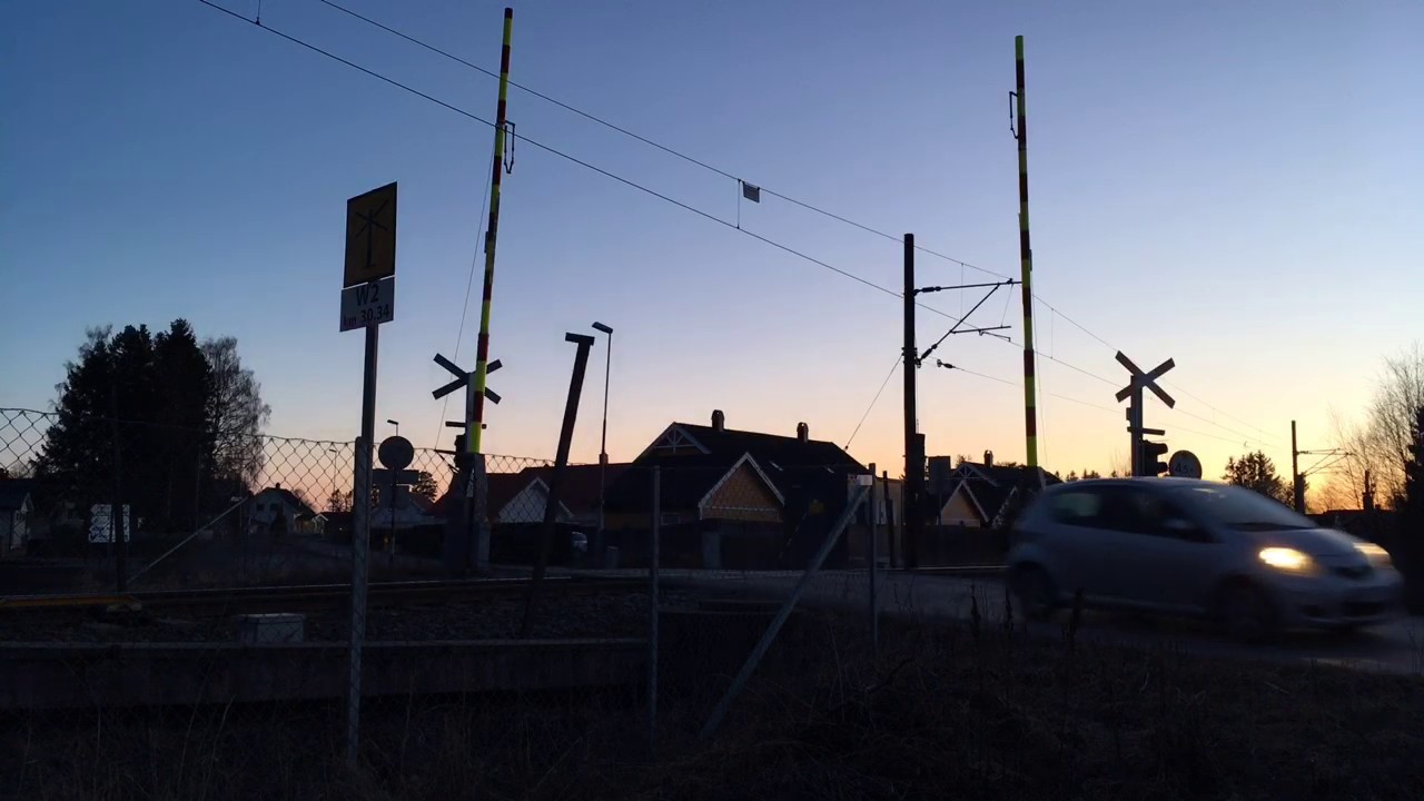 Løken Planovergang Direkte 1 / Løken Railroad Crossing Live 1