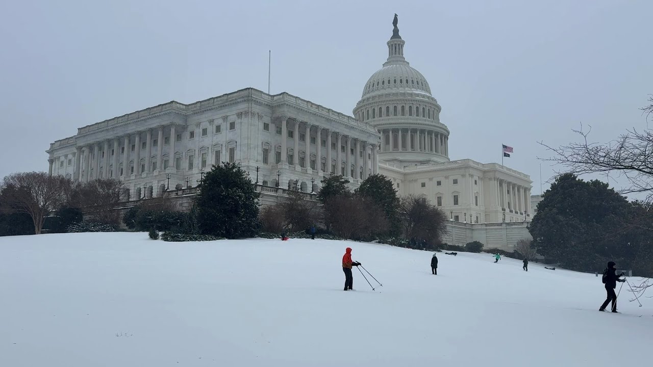 ΗΠΑ:Πάνω από 670.000 νοικοκυριά και καταστήματα χωρίς ηλεκτροδότηση, ακυρώσεις σχεδόν 10.000 πτήσεων