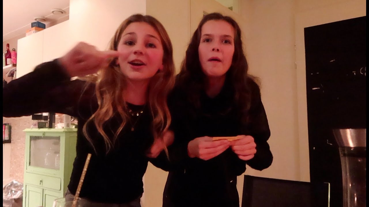 RUZIE OP DE SNELWEG & OPA ONTDEKT TINDER - KERSTVLOG #106 | SENNA BELLOD