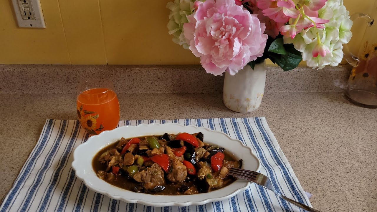 Saltado de Berenjena con carne de cerdo