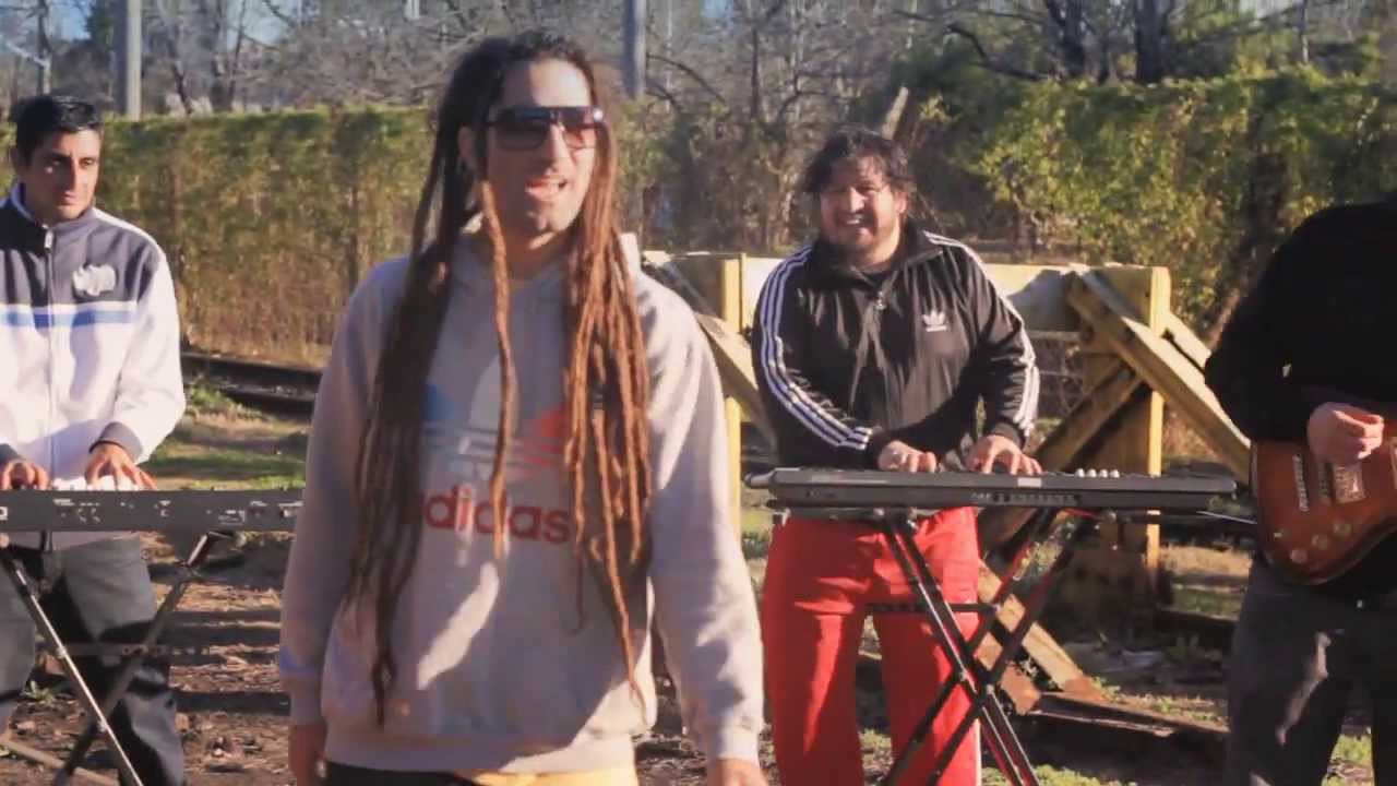 Todo vuelve   /  suburband Ft Guillermo Bonetto  de Los Cafres  (Video Oficial)