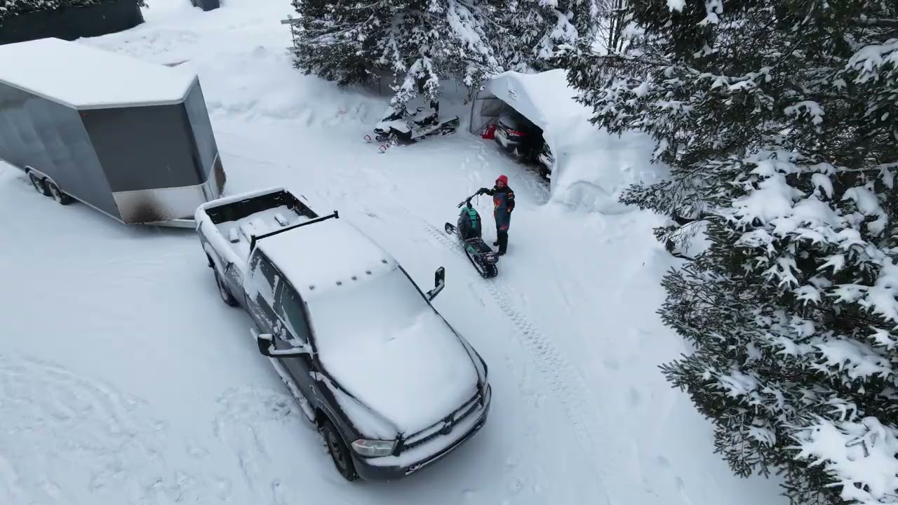 Pas facile de suivre Mon gars de 14 ans Julien test le widescape a la minerve avec drone dji néo 2
