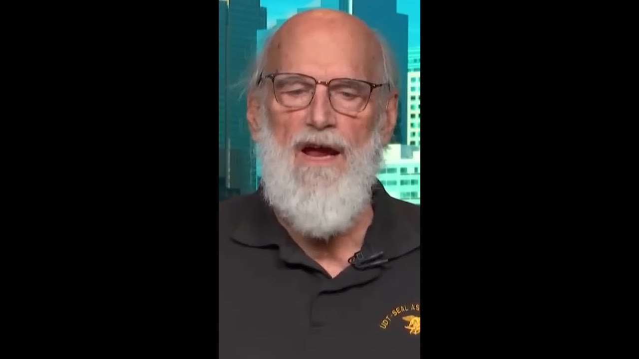 Вентура призывает Баррона Трампа записаться в армию.