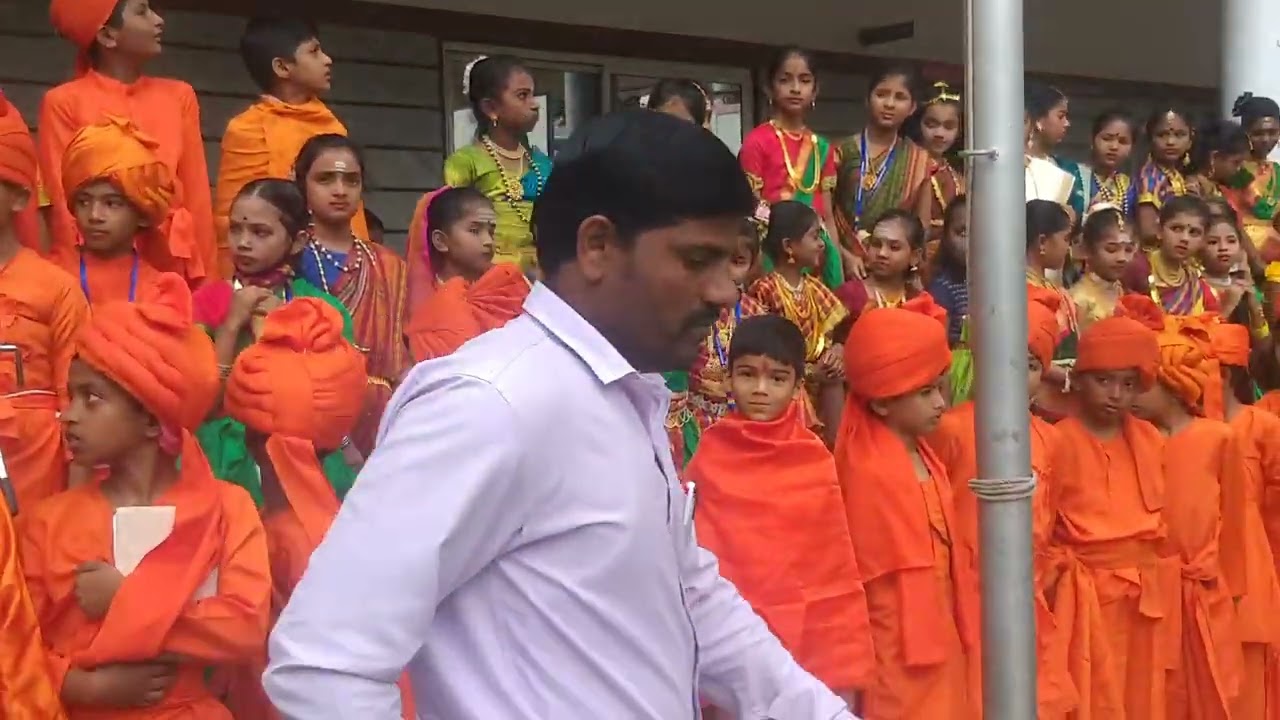 Swami Vivekananda and onake Obava fancy dress