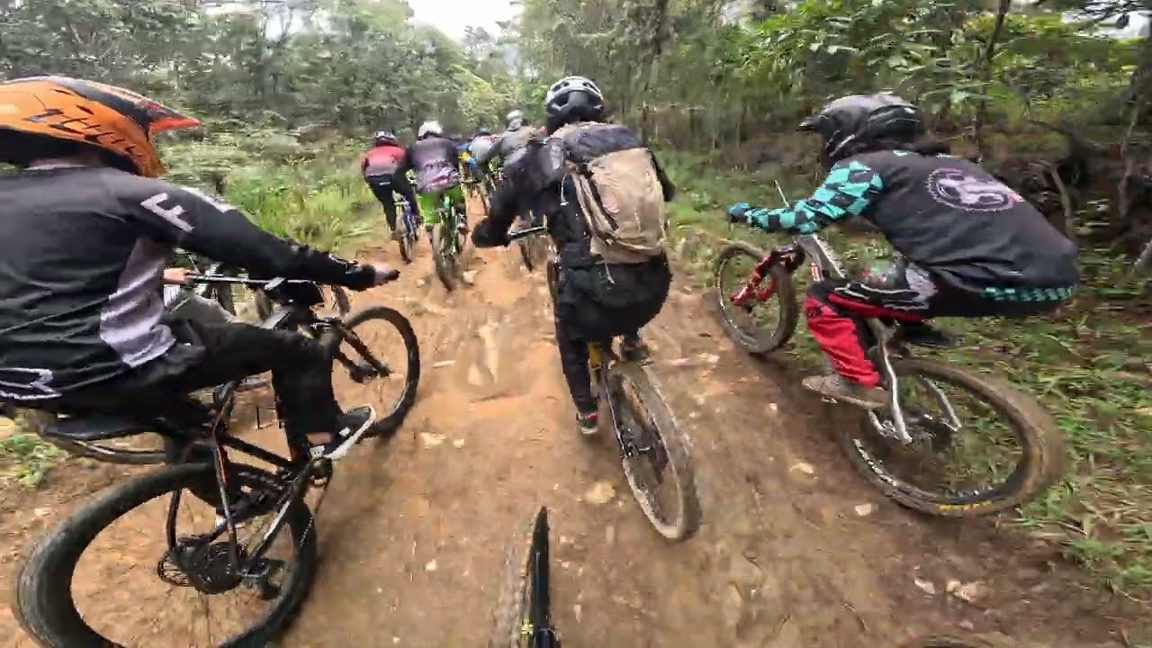 BAJADA DE CARRERA @ PANDEAVALANCHE 2026 / DOWNHILLMEDELLIN