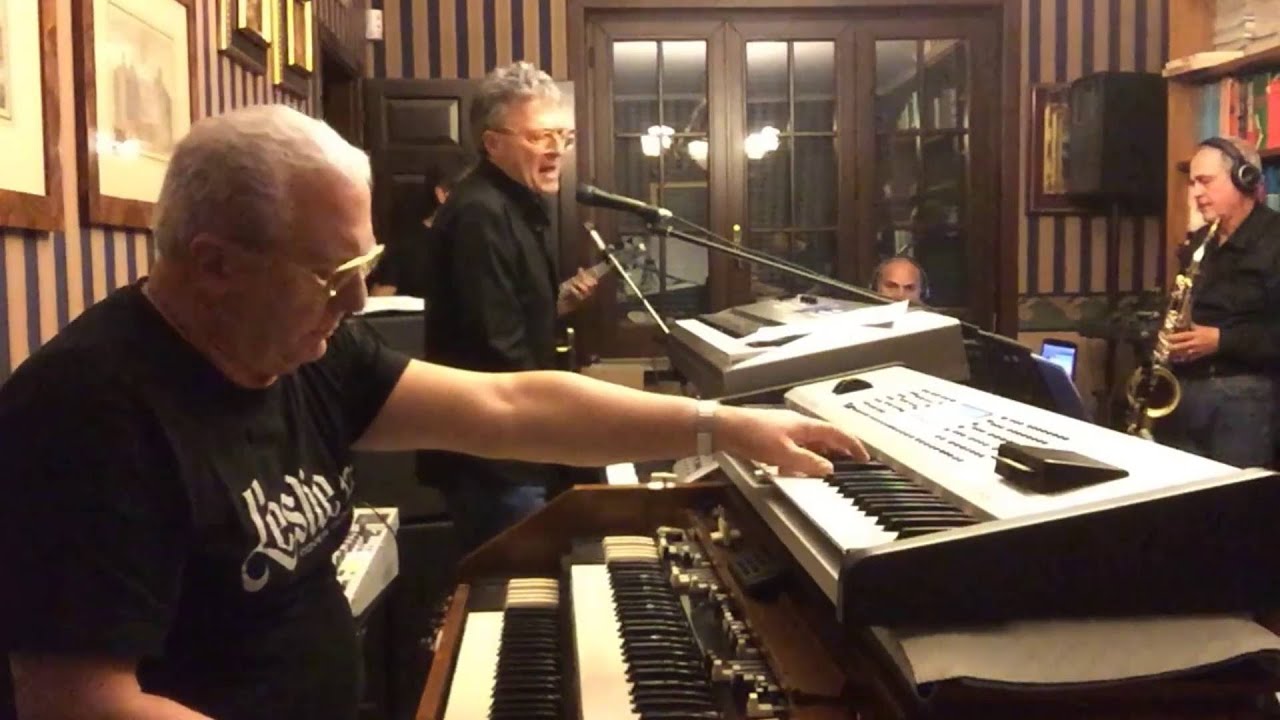 P.F.M. - MAESTRO DELLA VOCE - cover LESLIE 122