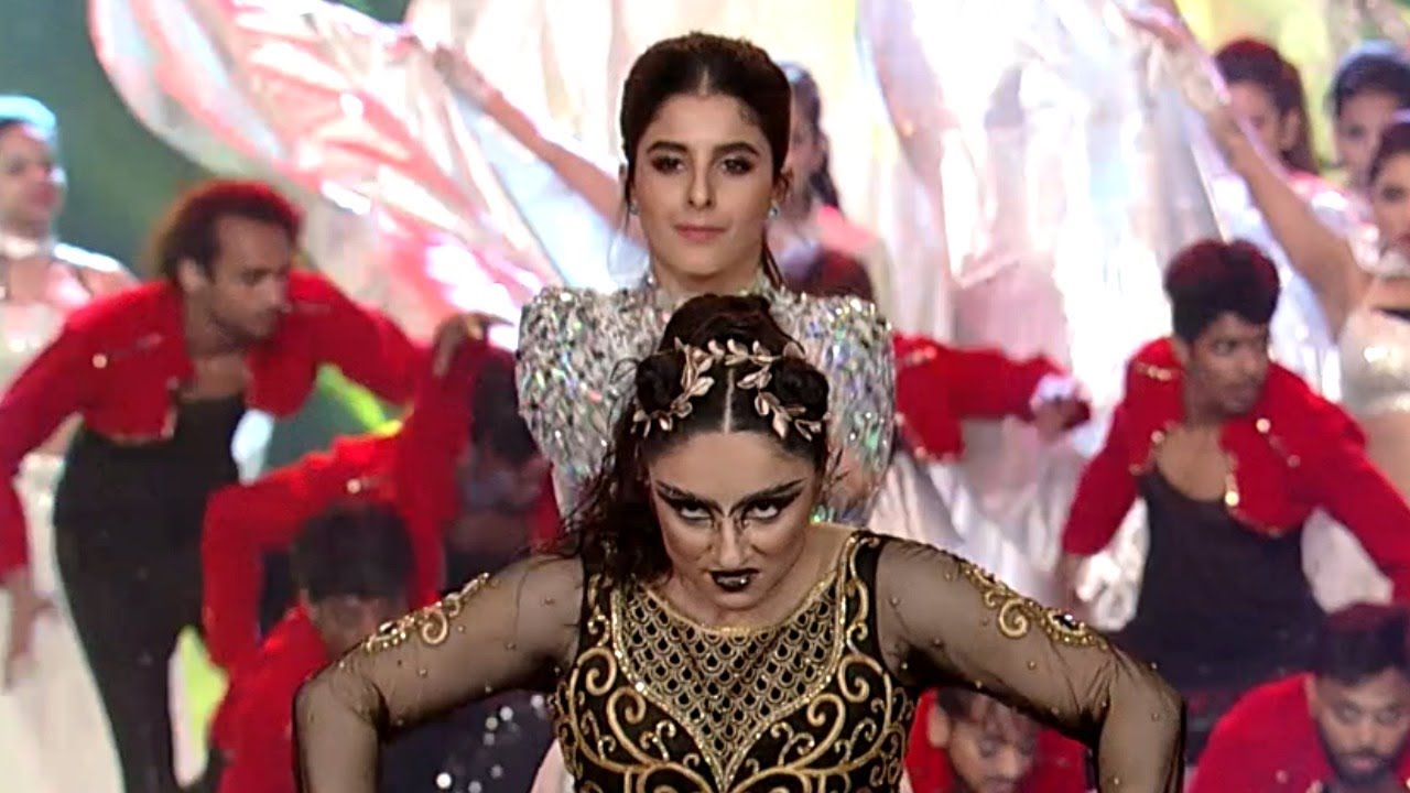 Amma Mazhavillu l Angel vs Devil- Dance - by Paris Lakshmi & Isha Talwar l Mazhavil Manorama