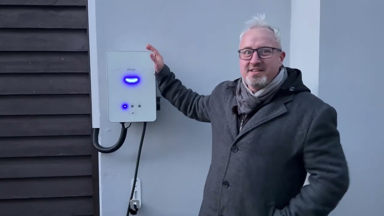 Video reference: Když se potkají dva Černí…