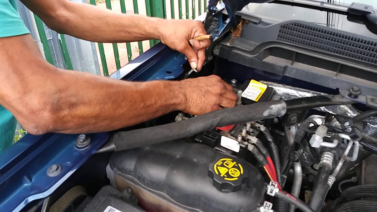 2018 Chevrolet Silverado battery replacement