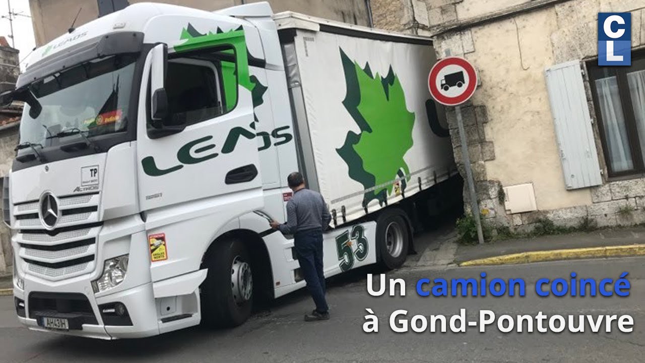 Un camion coincé à Gond-Pontouvre