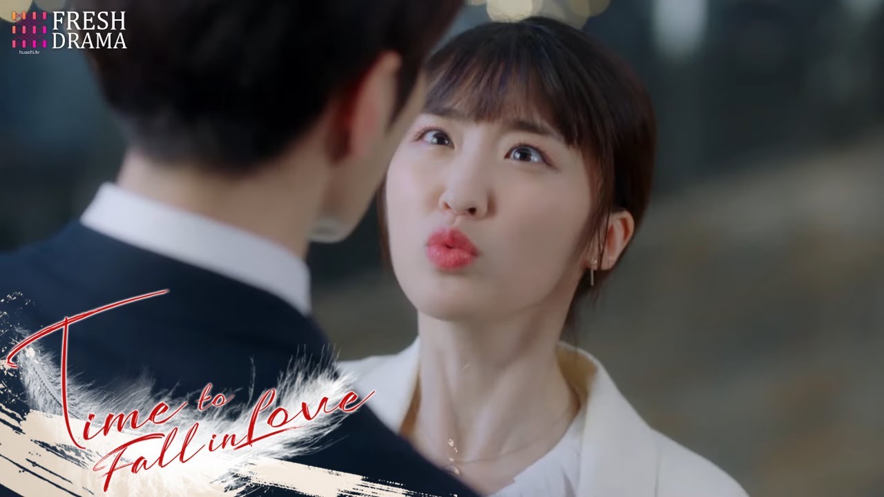 Jealousy's in the air! The couple ran into each other in the restaurant when 