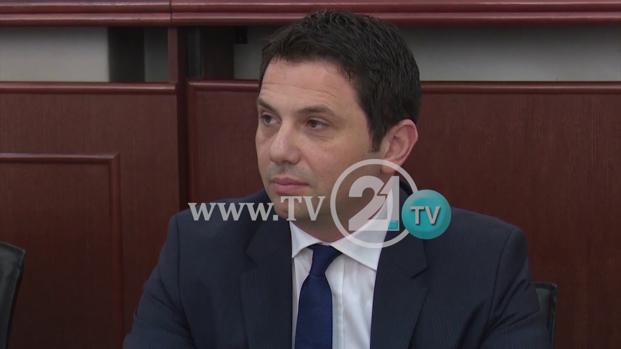 ЈАНКУЛОВСКА СО НАВРЕДИ ЗА АЛБАНЦИТЕ  ВО „БОМБИТЕ“  „ПЛАТИВМЕ 2 ИЛЈАДИ ЕВРА ЗА ШИПТАРИТЕ И СРБИТЕ“