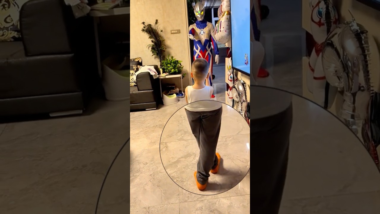 Pee your pants when you see your idol.. #cute #funny #funnybaby #ultraman