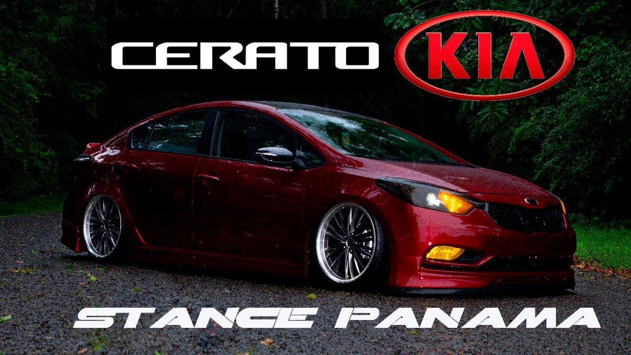 Kia Cerato - Car Stance - Bajo la lluvia