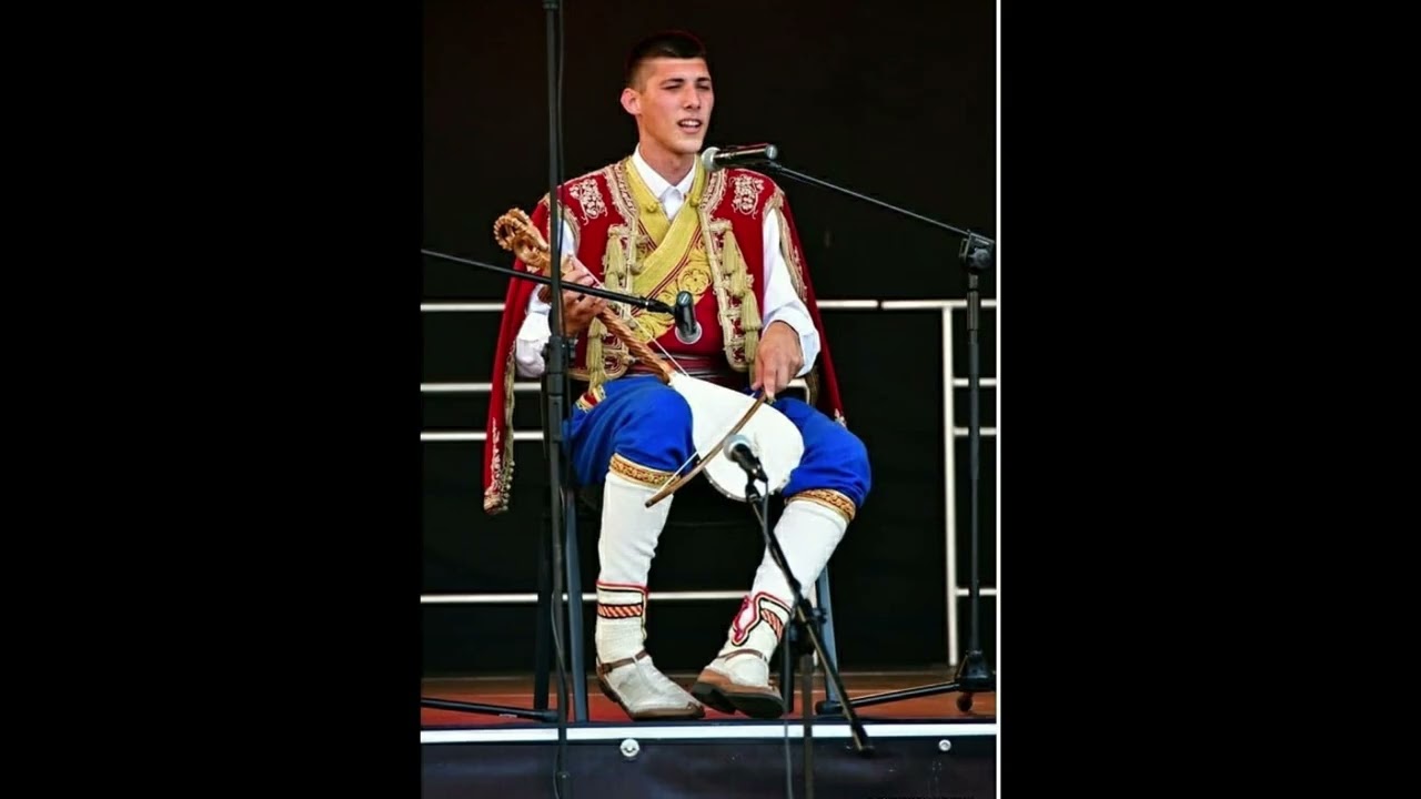 Knjaz Nikola Božić slavi - Narodni guslar Maksim Vojvodić