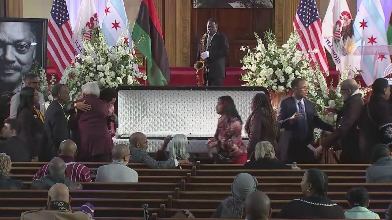 Chicagoans brave long lines to bid farewell to Rev. Jesse Jackson