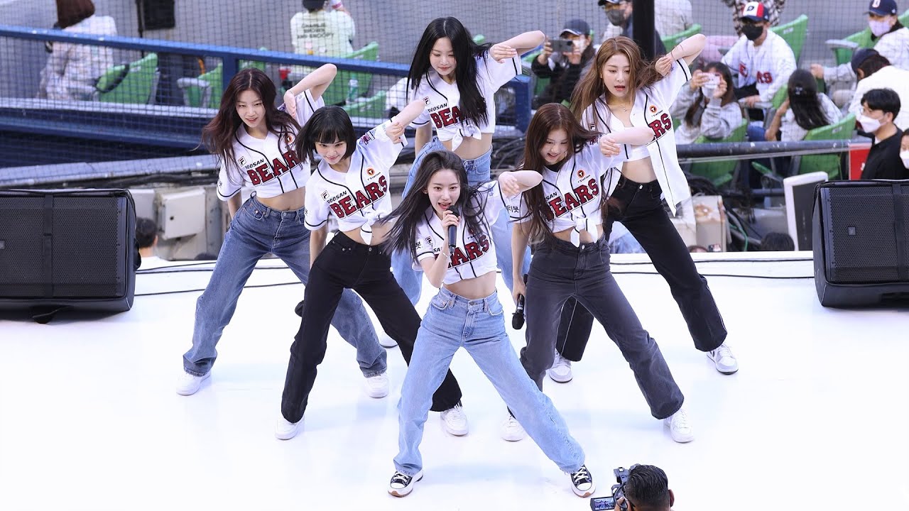 르세라핌 (LE SSERAFIM) 'FEARLESS' 직캠 @ 두산 베어스 | 220507 | 4K by -wA-