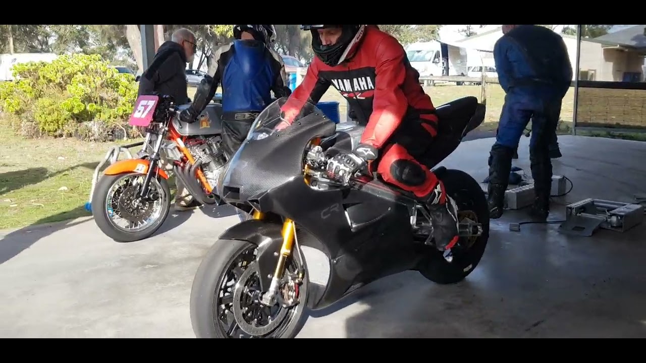 Crighton CR700W rotary motorcycle start up. #rotarymotorcycle