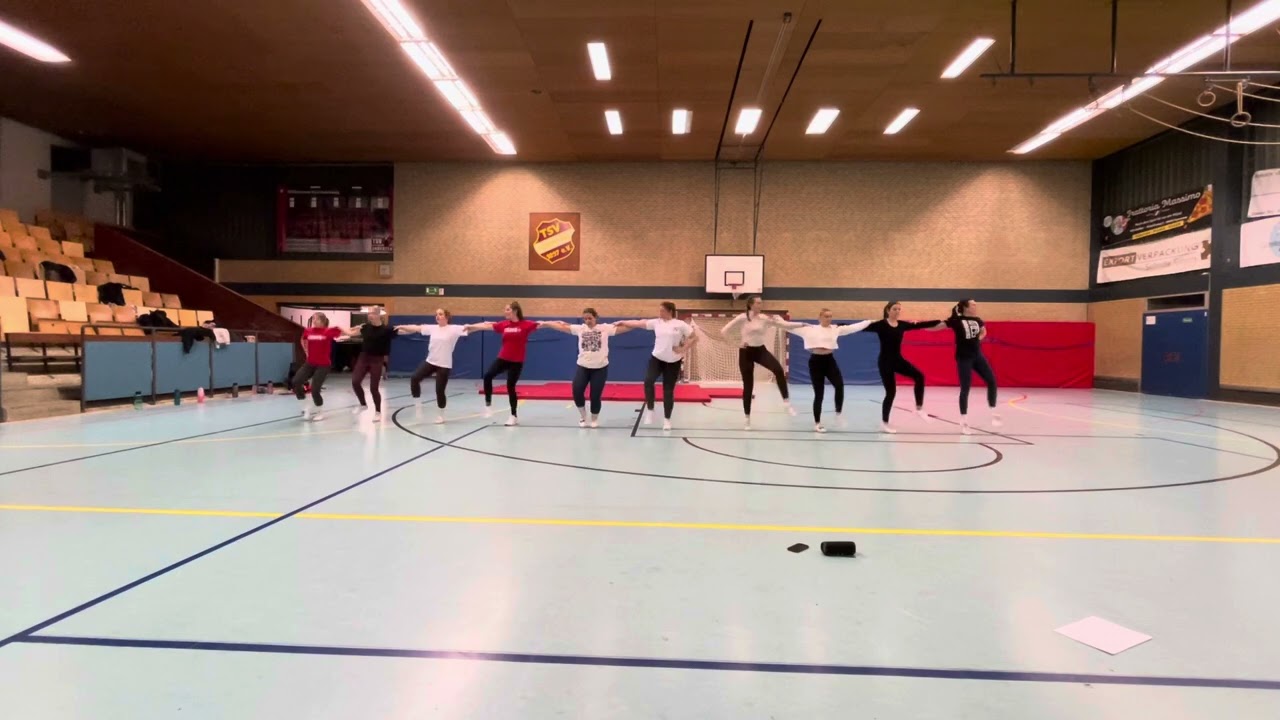 Thunderstruck Kickline Part 1 Gruppe (front view, music & counts)
