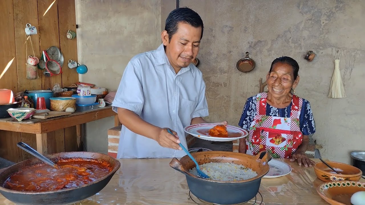 Cocinando Un Rico ENCACAHUATADO DE POLLO Queda Perfecto Para La CENA DE FIN DE AÑO | DOÑA LUPITA