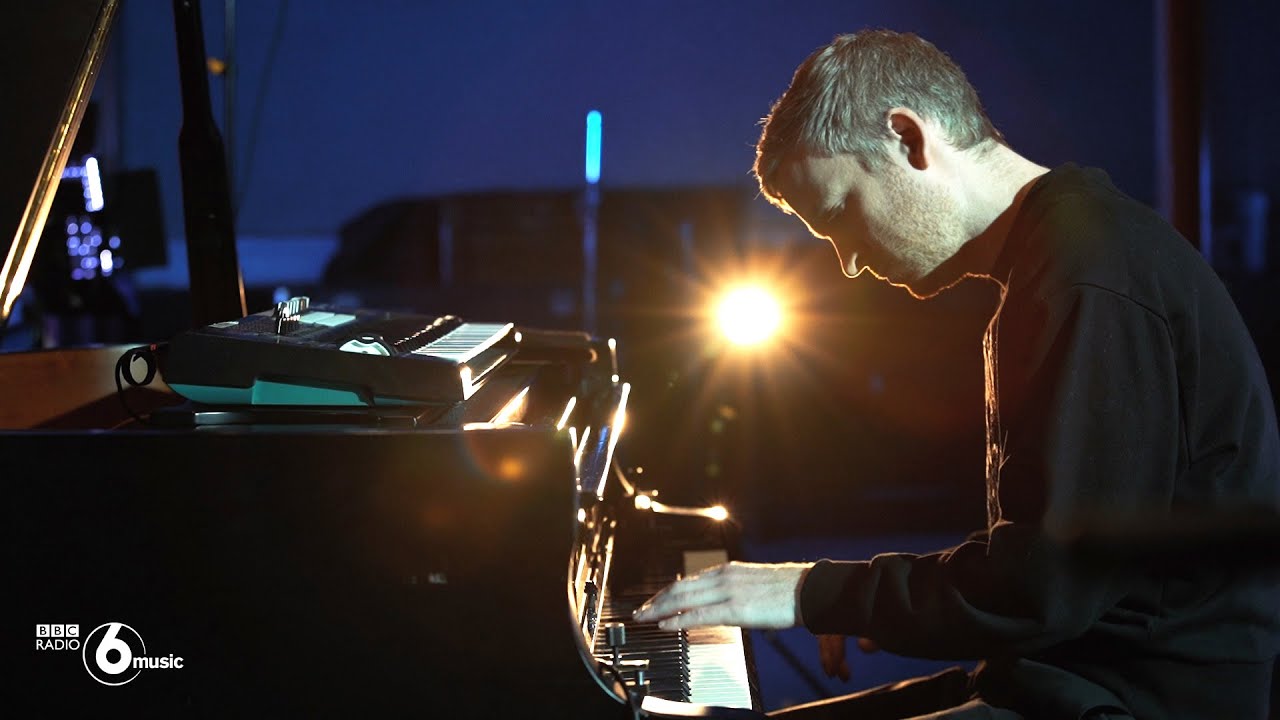 &Oacute;lafur Arnalds - Nyepi & Doria (Live for BBC Radio 6 Music)