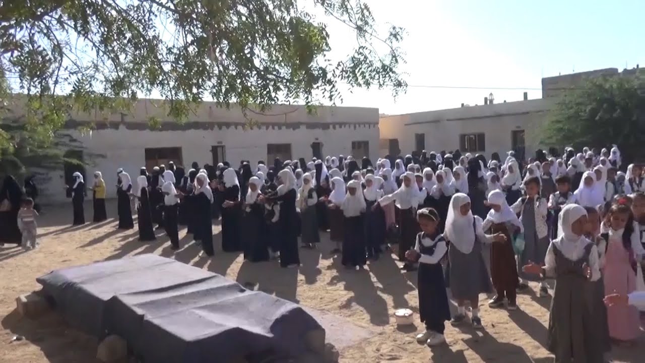 مدرسة الزهراء بمديرية نصاب.. فصول من المعاناة