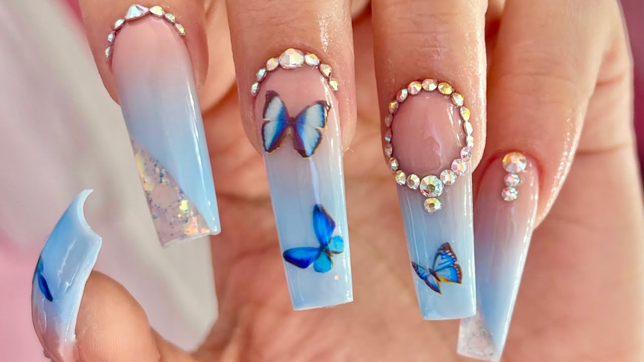 Diseño en Azul Pastel en Babyboomer con Mariposas