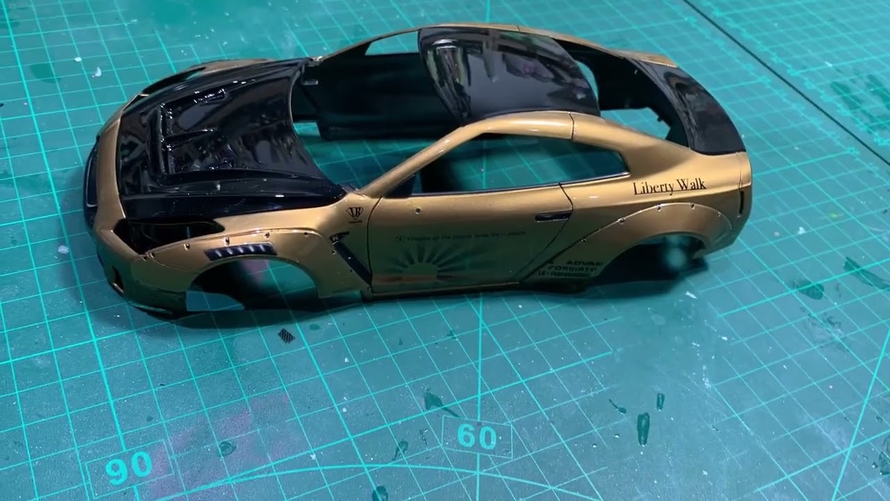 Aoshima Nissan R35 liberty walk 1/24