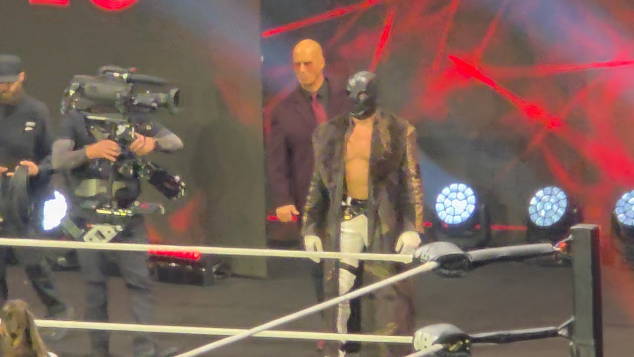 Entrances For Andrade El Idolo vs Angelico