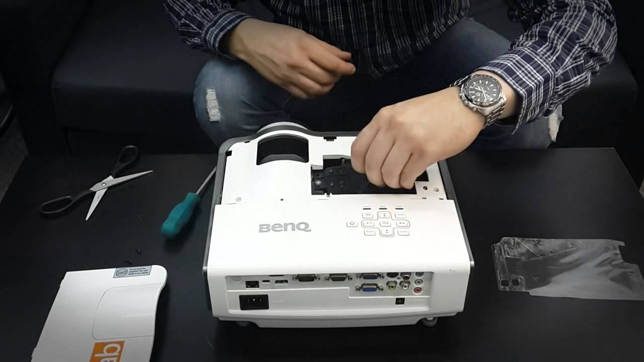 Замена лампового модуля (лампы) в проекторе Benq MX812ST