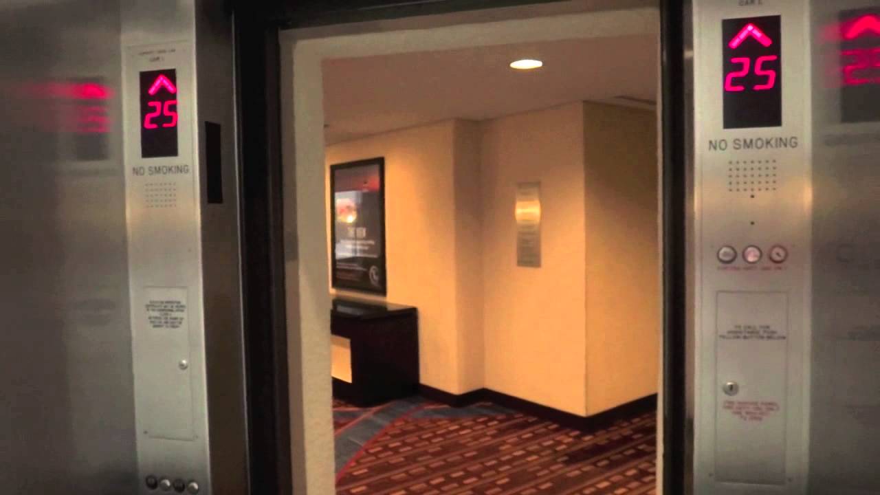 Тяговые лифты Schindler Miconic 10 — New York Marriott Marquis — Нью-Йорк, штат Нью-Йорк [малоэта...