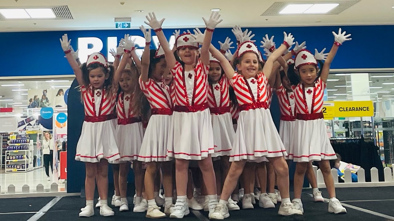 KINDERGARTEN DANCE PERFORMANCE - WITCH DOCTOR - OOH EH OH AH AH