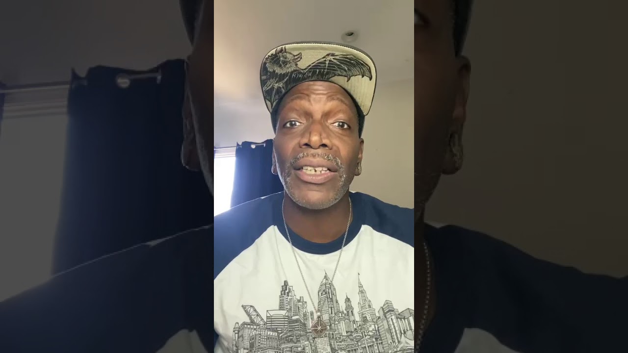 Derrick Green (Sepultura) bedankt sich beim Hard Summer Festival Falkenfels-Team