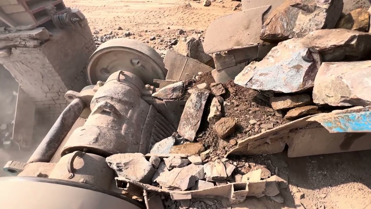 Big Rock Jaw Crusher Machine in Action | Amazing Stone Quarry Crushing