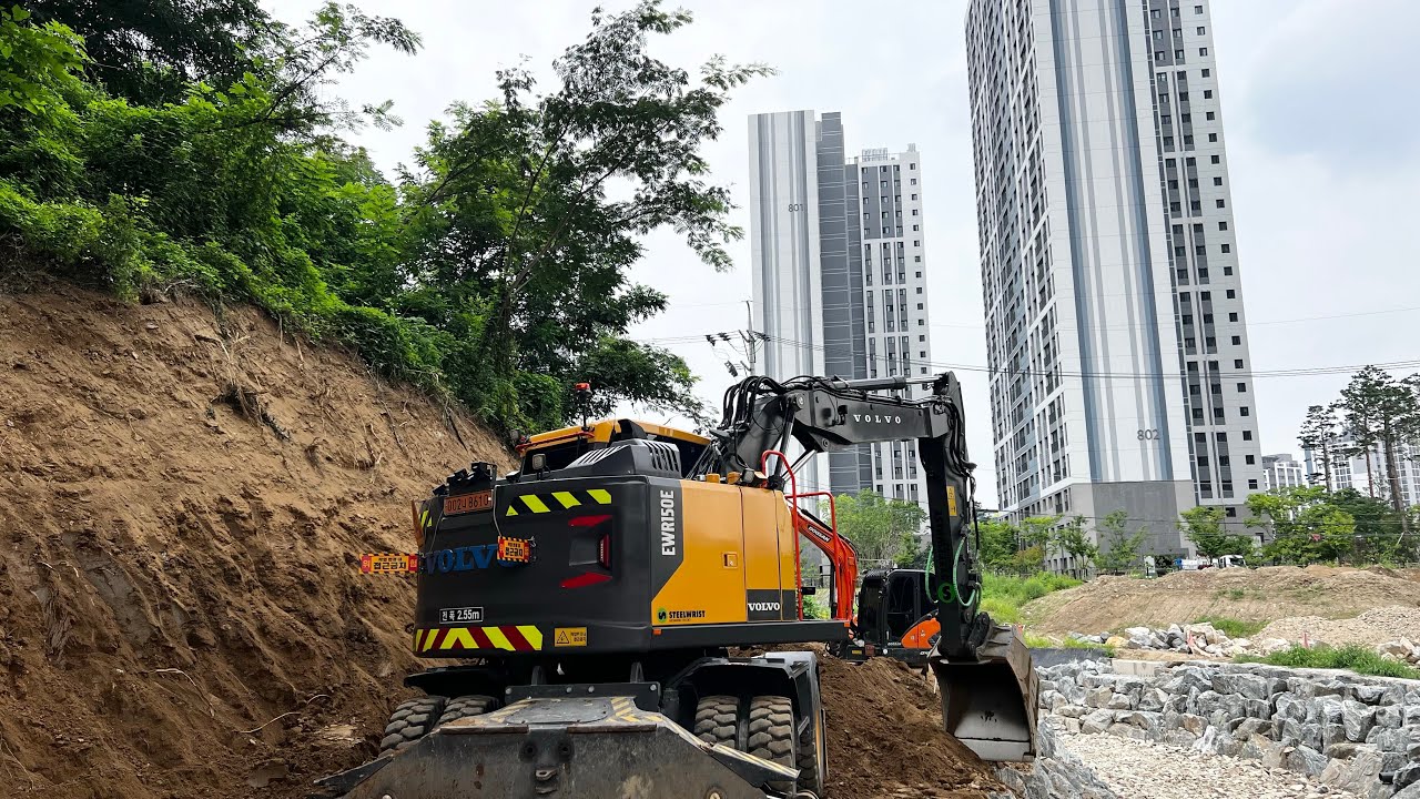 (4k)Volvo Ewr150e 소선회) 사수와 함께한 하천 조성 현장.+1인칭시점  #excavator #volvo  #tiltrotator #steelwrist 🇰🇷
