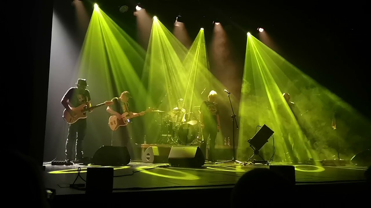 Musisz walczyć musisz wierzyć - OLD BREAKOUT - UCK Alternatywy.