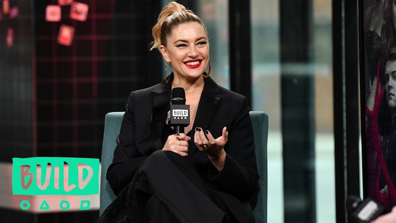 Mӓdchen Amick On “Gilmore Girls” & “Gossip Girl”