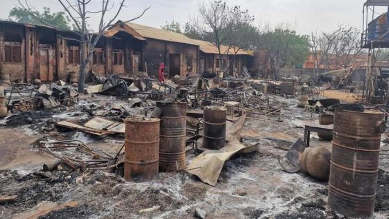 Mixed-Arab paramilitaries and militias commit genocide in West Darfur