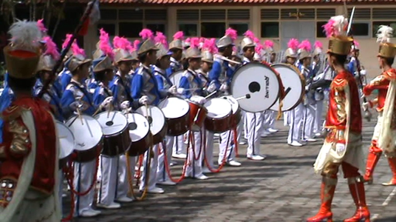 palupi lan konco kancane smpn1 pandak bantul do latihan drum band