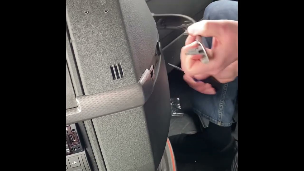KeepTruckin\Motive ELD Installation 2018+ Volvo VNL 860