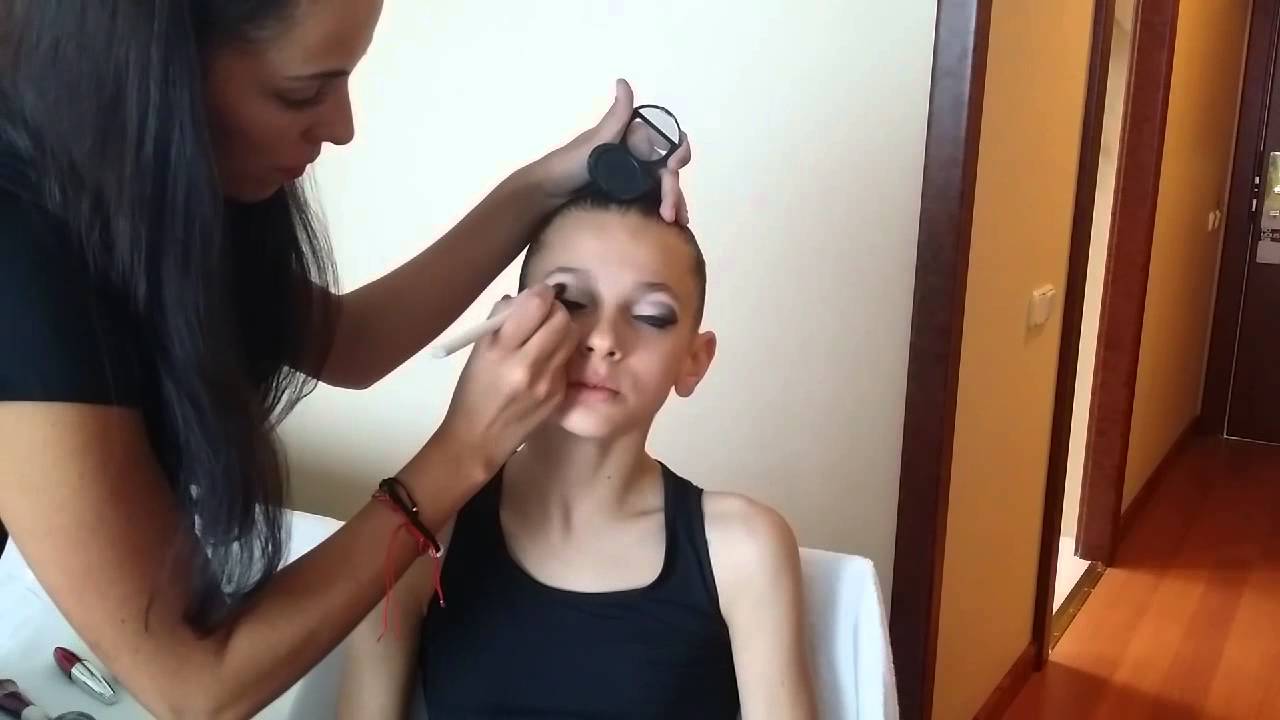 De niña a gimnasta Club Adoney