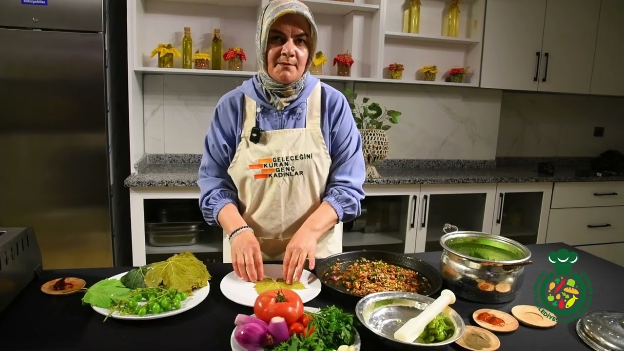 DAMAK ÇATLATAN “ZEYTİNYAĞLI YAPRAK SARMA” TARİFİ