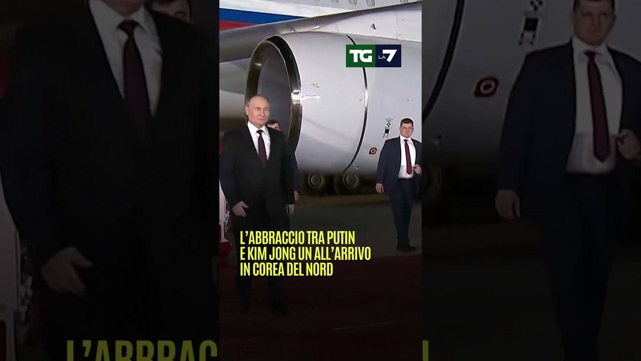 L'abbraccio tra Putin e Kim Jong Un all'arrivo in Corea del Nord