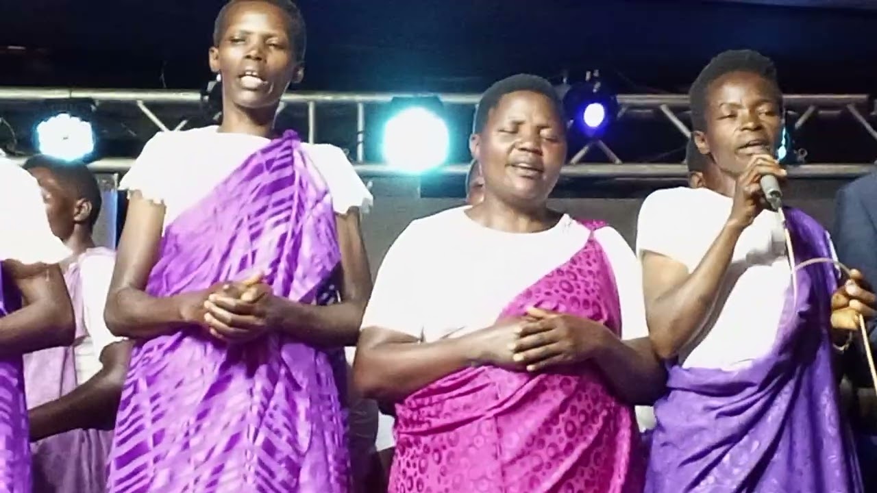 Chorale NGOMA : ikorasi + indirimbo muri concert yo Ku Rubuye bari abashitsi : umviriza 