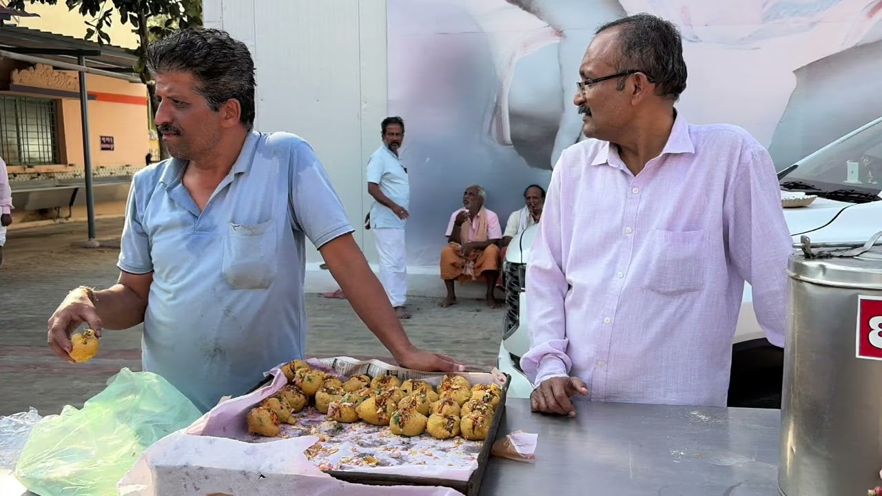ಚಳ್ಳಕೆರೆ ದೊಡ್ಡೇರಿ ಸಮೀಪದ ಶ್ರೀಕನ್ನೇಶ್ವರ ಆಶ್ರಮದಲ್ಲಿ‌ ಶಿವರಾತ್ರಿ ಆಚರಣೆ ಅಂಗವಾಗಿ ಸಕಲ ಸಿದ್ದತೆ ಮಾಡುತ್ತಿರುವುದು