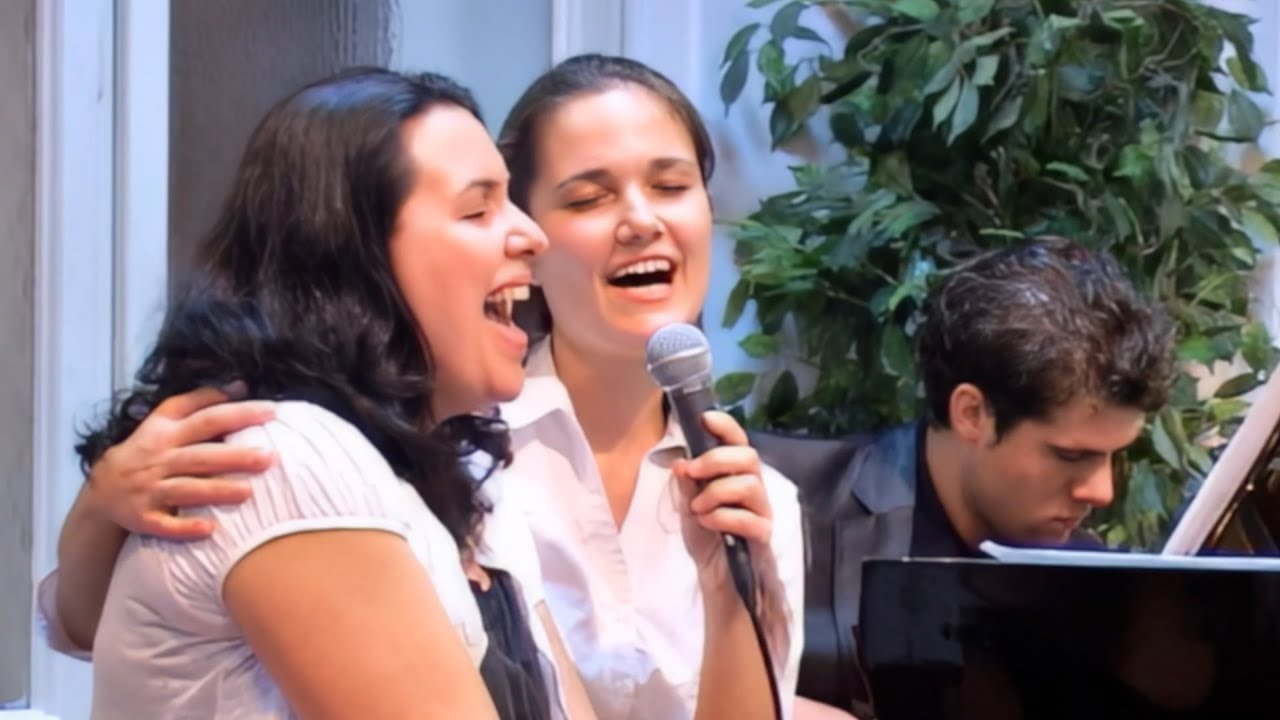 Maja Lajić i Nevena Kuburić - Noć nad Gorom maslinskom je pala (2012)