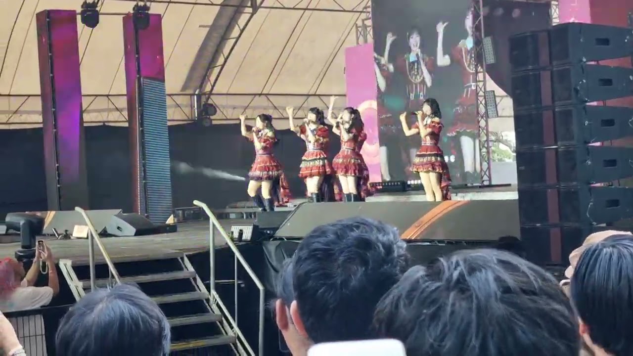 AKB48 -  Masaka no Confession   @ JAPAN EXPO THAILAND 2026 l Central World
